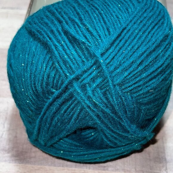 Red Heart Hygge Charm Yarn 7 oz  97% Acrylic 3% Other Fibers Teal Eclipse - Picture 3 of 4